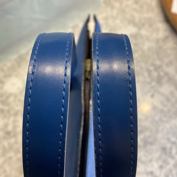 Louis Vuitton LV Hand Bag Saint Jaques - Blue Epi - Picture 5 of 12